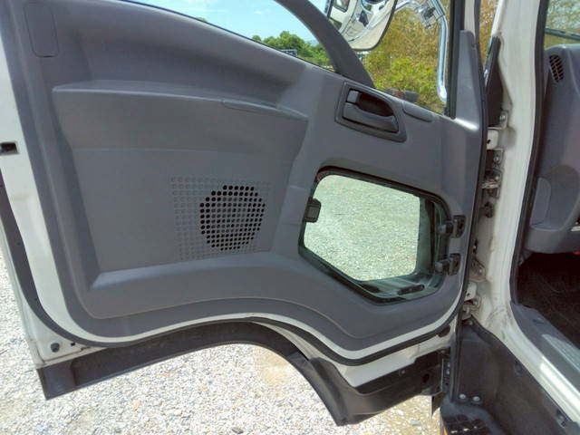 いすゞフォワードアルミウイング中型（4t）[写真20]