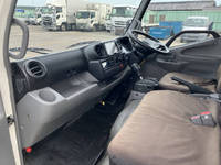 日野デュトロ冷凍車（冷蔵車）小型（2t・3t）[写真32]