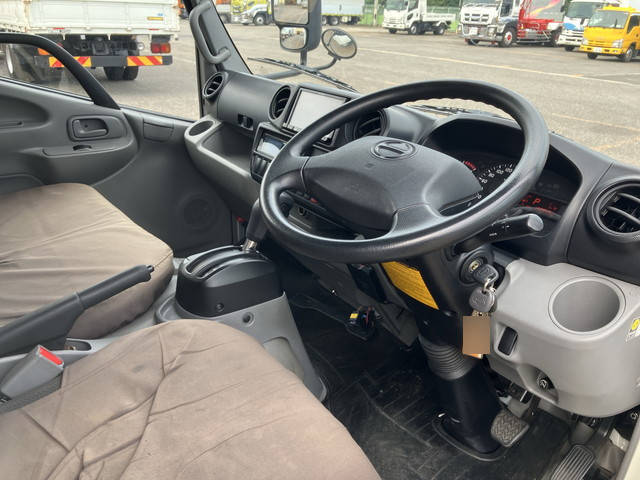 日野デュトロ冷凍車（冷蔵車）小型（2t・3t）[写真32]