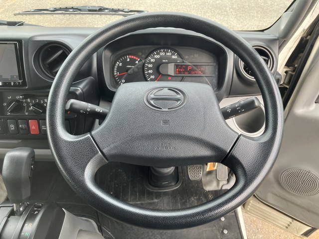 日野デュトロ冷凍車（冷蔵車）小型（2t・3t）[写真34]