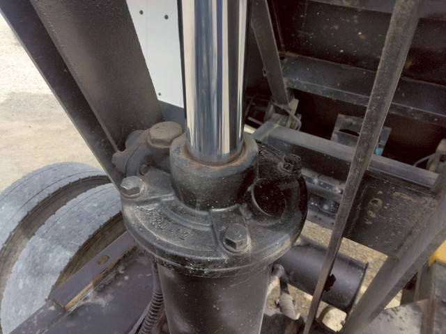 いすゞフォワード深ダンプ（土砂禁ダンプ）中型（4t）[写真14]