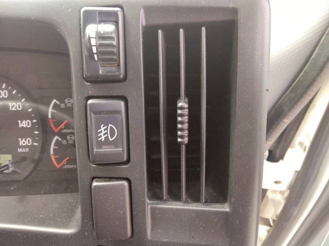 いすゞフォワード深ダンプ（土砂禁ダンプ）中型（4t）[写真24]