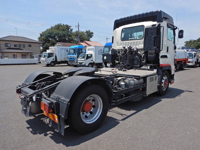 いすゞギガトレーラーヘッド（トラクターヘッド）大型（10t）[写真02]