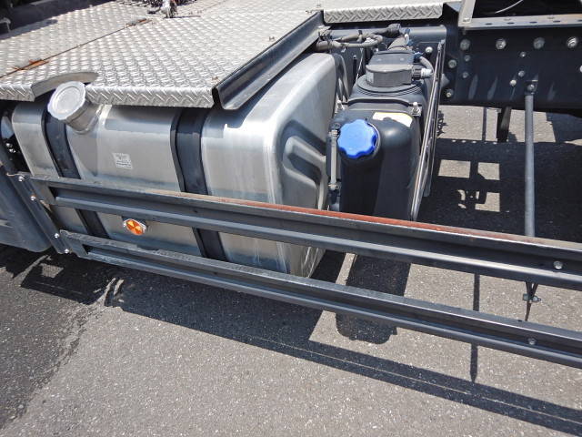 いすゞギガトレーラーヘッド（トラクターヘッド）大型（10t）[写真30]