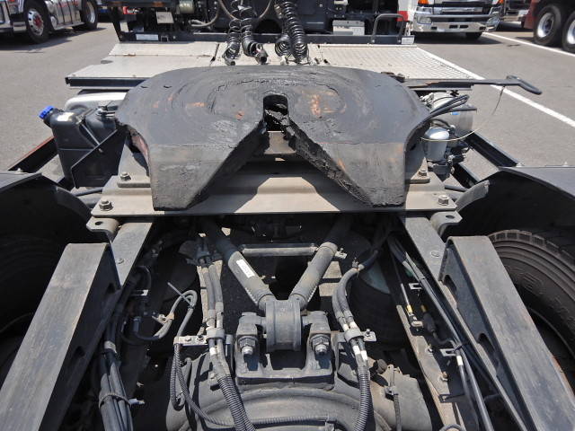 いすゞギガトレーラーヘッド（トラクターヘッド）大型（10t）[写真33]