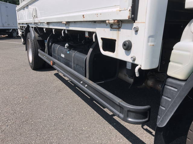 三菱ふそうキャンター平ボディ小型（2t・3t）[写真18]