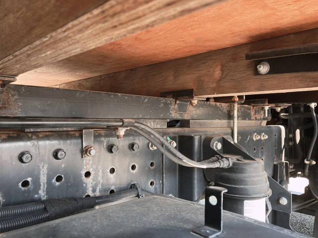 三菱ふそうキャンター平ボディ小型（2t・3t）[写真22]