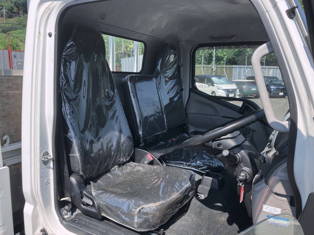 三菱ふそうキャンター平ボディ小型（2t・3t）[写真31]