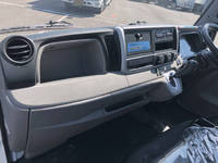 三菱ふそうキャンター平ボディ小型（2t・3t）[写真32]