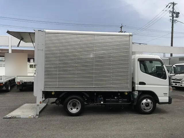 三菱ふそうキャンターアルミバン小型（2t・3t）[写真11]
