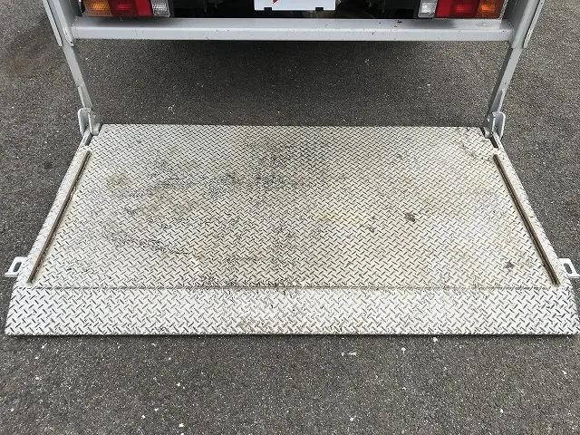 三菱ふそうキャンターアルミバン小型（2t・3t）[写真16]