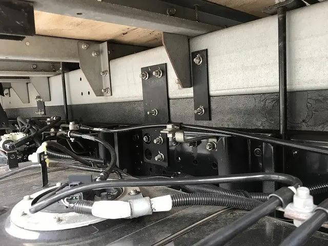 三菱ふそうキャンターアルミバン小型（2t・3t）[写真23]