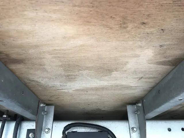 三菱ふそうキャンターアルミバン小型（2t・3t）[写真25]