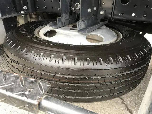 三菱ふそうキャンターアルミバン小型（2t・3t）[写真28]