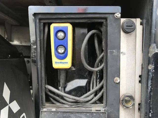 三菱ふそうキャンターアルミバン小型（2t・3t）[写真31]