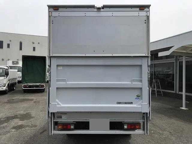 三菱ふそうキャンターアルミバン小型（2t・3t）[写真06]