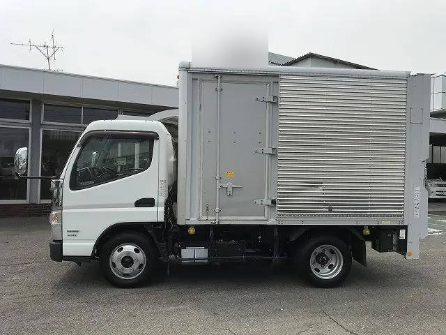 三菱ふそうキャンターアルミバン小型（2t・3t）[写真07]