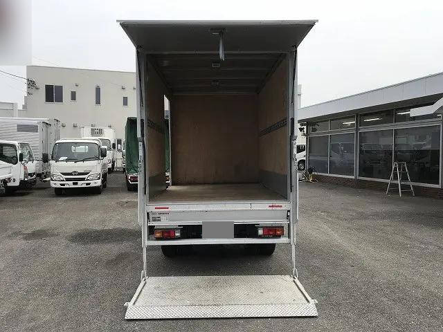 三菱ふそうキャンターアルミバン小型（2t・3t）[写真09]