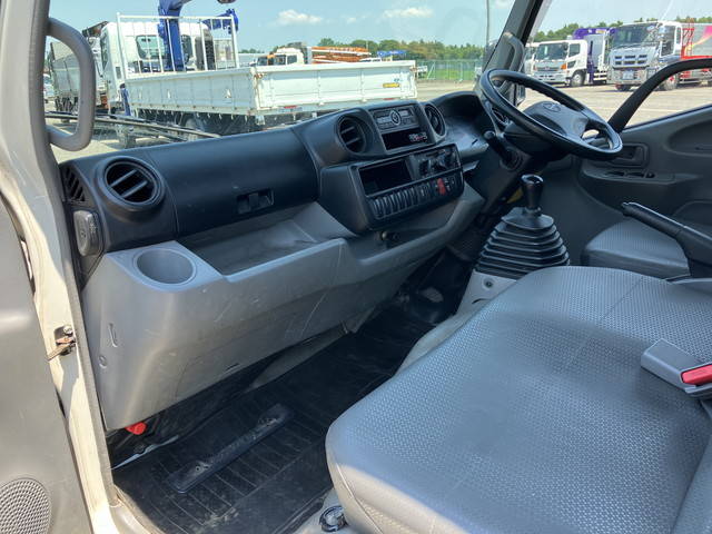 日野デュトロ平ボディ小型（2t・3t）[写真32]