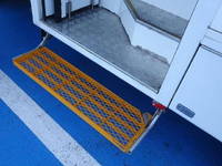 いすゞエルフ移動販売車小型（2t・3t）[写真15]