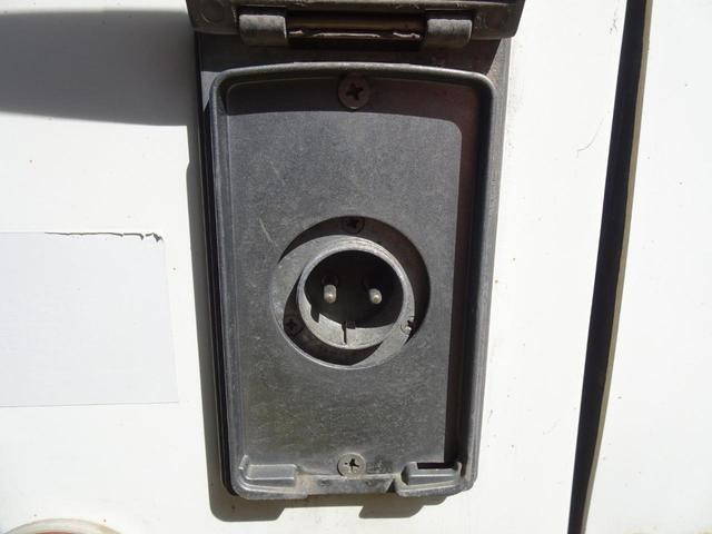 いすゞエルフ移動販売車小型（2t・3t）[写真31]