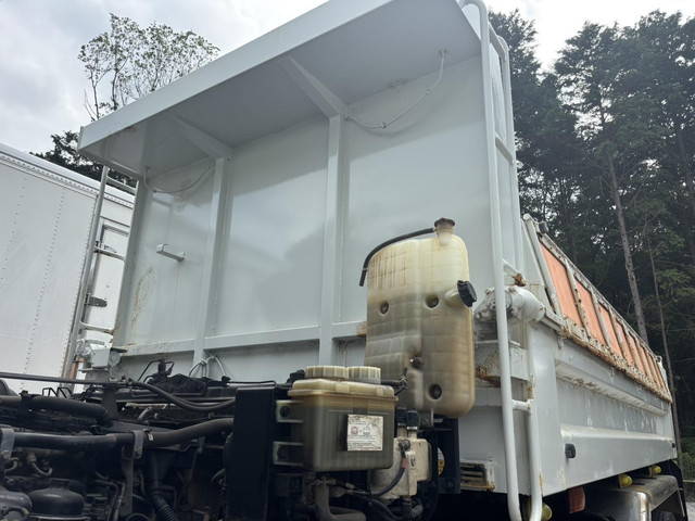 三菱ふそうスーパーグレートダンプ大型（10t）[写真31]