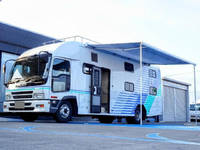 いすゞフォワードキャンピングカー中型（4t）