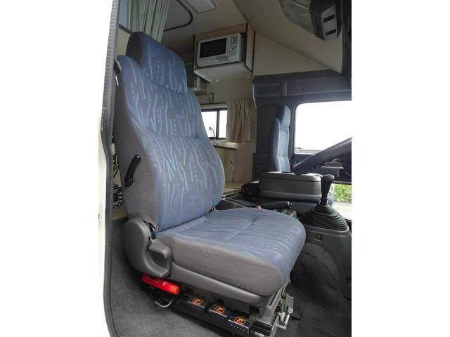 いすゞフォワードキャンピングカー中型（4t）[写真20]