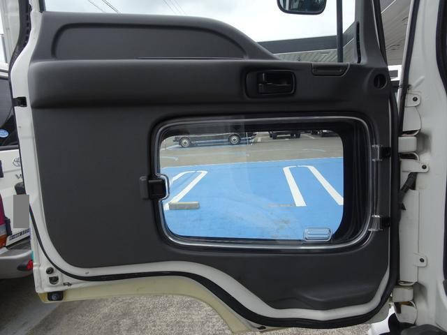 いすゞフォワードキャンピングカー中型（4t）[写真21]