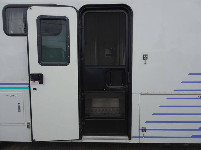 いすゞフォワードキャンピングカー中型（4t）[写真23]