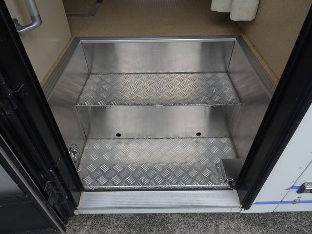 いすゞフォワードキャンピングカー中型（4t）[写真25]