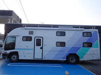 いすゞフォワードキャンピングカー中型（4t）[写真06]