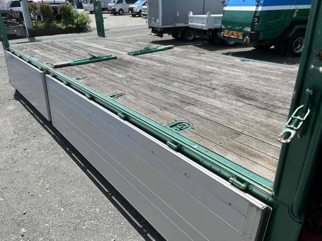 日野レンジャーアルミブロック中型（4t）[写真12]