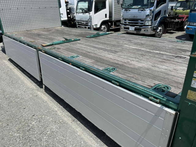 日野レンジャーアルミブロック中型（4t）[写真13]