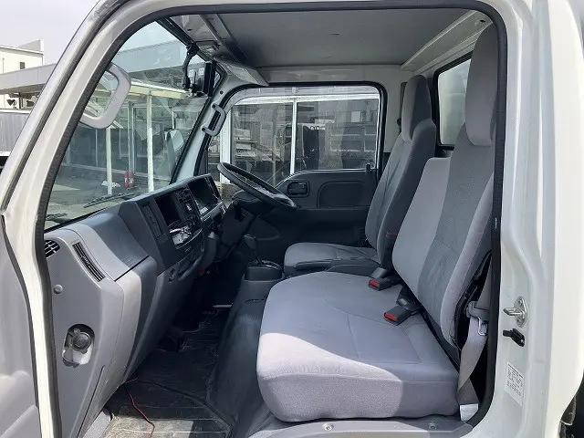 いすゞエルフアルミバン小型（2t・3t）[写真17]