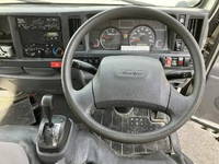 いすゞエルフアルミバン小型（2t・3t）[写真19]