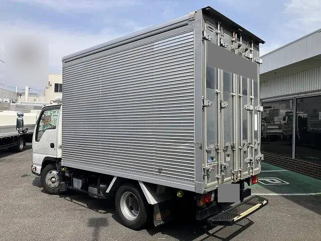 いすゞエルフアルミバン小型（2t・3t）[写真02]