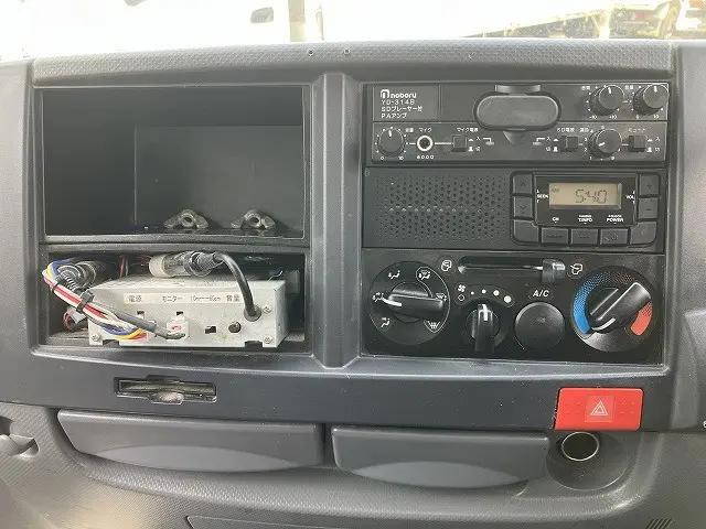 いすゞエルフアルミバン小型（2t・3t）[写真22]