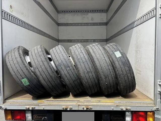 いすゞエルフアルミバン小型（2t・3t）[写真26]