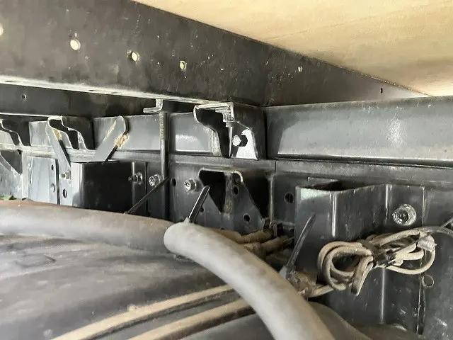 いすゞエルフアルミバン小型（2t・3t）[写真33]