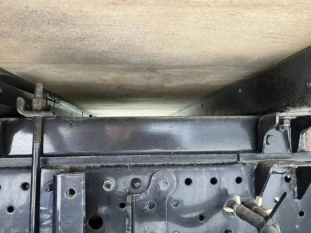 いすゞエルフアルミバン小型（2t・3t）[写真36]