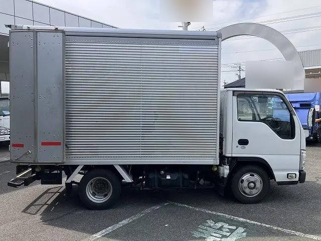 いすゞエルフアルミバン小型（2t・3t）[写真08]
