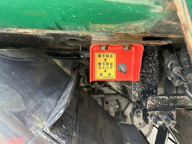 いすゞエルフパッカー車（塵芥車）小型（2t・3t）[写真13]