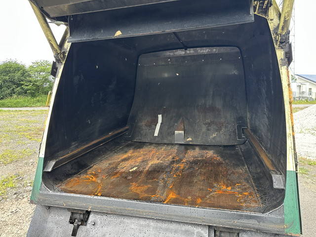 いすゞエルフパッカー車（塵芥車）小型（2t・3t）[写真23]