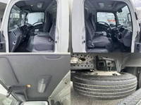 いすゞエルフボトルバン小型（2t・3t）[写真18]