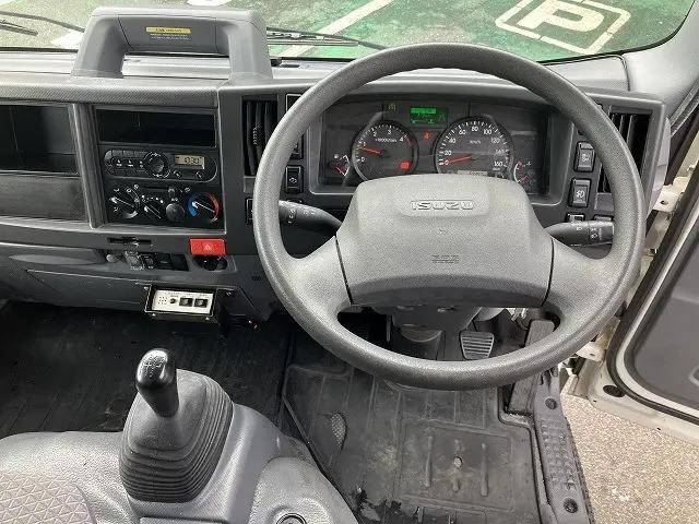 いすゞエルフボトルバン小型（2t・3t）[写真19]