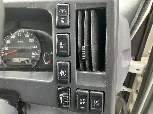 いすゞエルフボトルバン小型（2t・3t）[写真20]