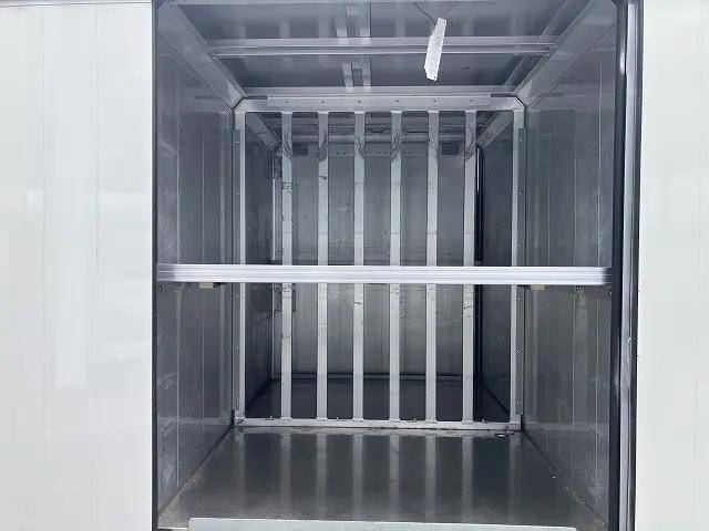 いすゞエルフボトルバン小型（2t・3t）[写真28]