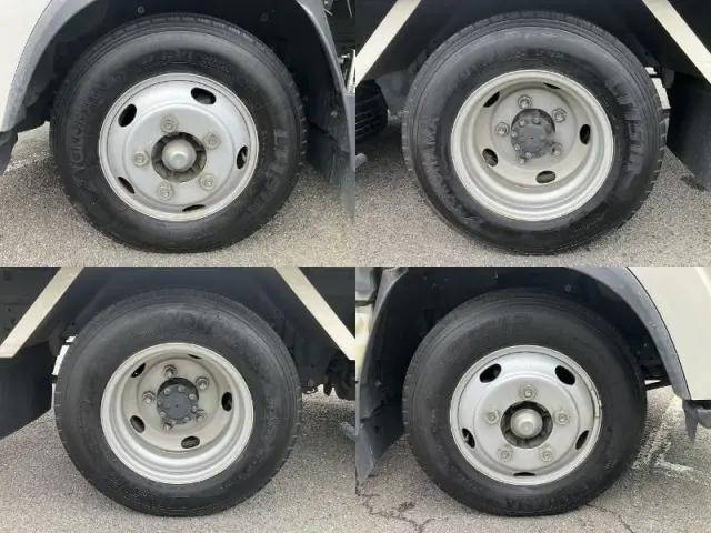 いすゞエルフボトルバン小型（2t・3t）[写真30]