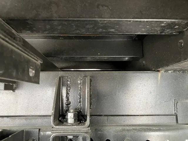 いすゞエルフボトルバン小型（2t・3t）[写真33]